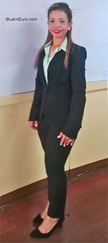 Date this cute Nicaragua girl Helen from Managua NI196