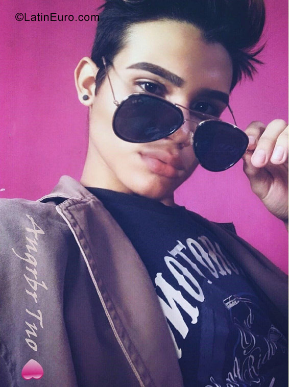 Date this charming Venezuela man Chris from Caracas VE1154