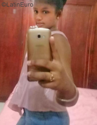 Date this passionate Dominican Republic girl Wilka from Santo Domingo DO30903