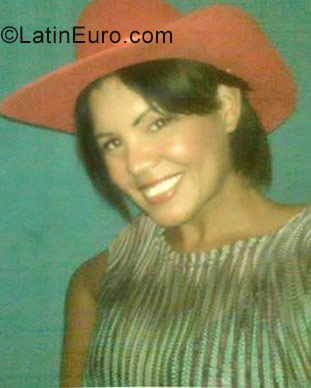Date this tall Colombia girl Mili from Barranquilla CO22897