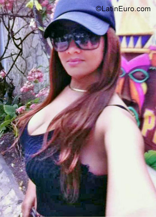 Date this gorgeous Dominican Republic girl Maria from La Romana DO30925