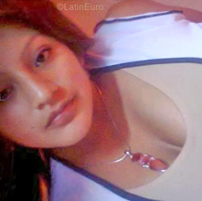 Date this lovely Peru girl Dina from Huancayo PE1182