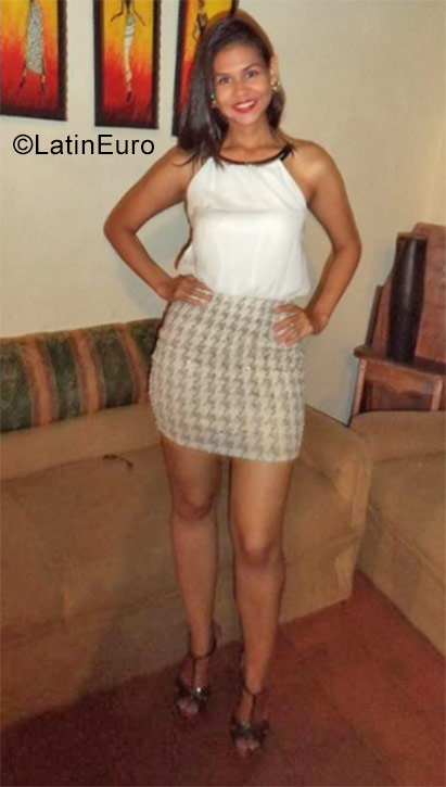 Date this lovely Venezuela girl Genesis from San Juan De Los Morros VE1183