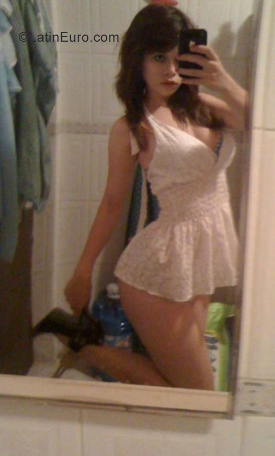 Date this young Dominican Republic girl Elaine from La Romana DO34628