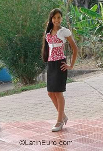 Date this passionate Venezuela girl Scarleth from Barquisimeto VE1204