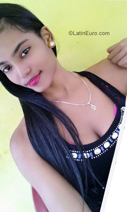 Date this attractive Dominican Republic girl Miosoty from Santo Domingo DO30994