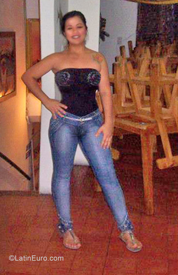 Date this delightful Colombia girl Monica from Medellin CO22996