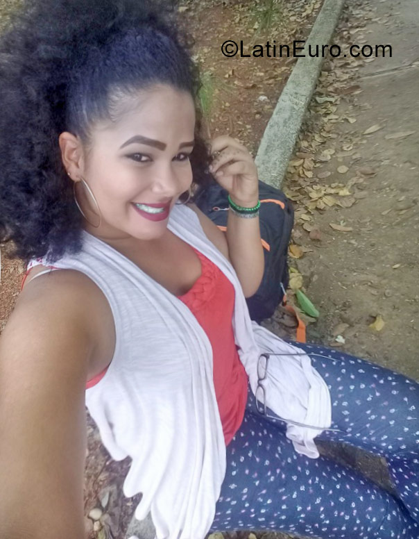 Date this hot Dominican Republic girl Rosanna reyes from Santo Domingo DO31054
