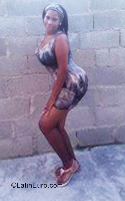 Date this funny Dominican Republic girl Leandra parra from Santo Dominica DO31058