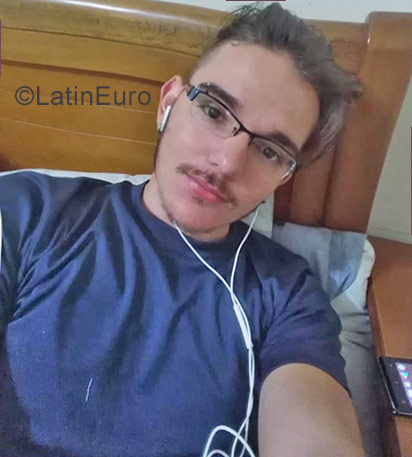 Date this sultry Colombia man Jhon from Armenia CO23049