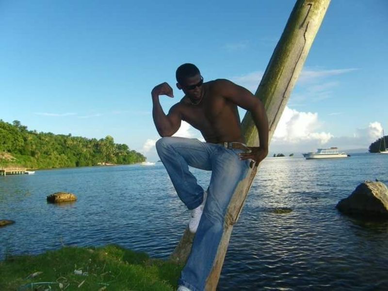 Date this tall Dominican Republic man Dario from Santo Domingo DO31151