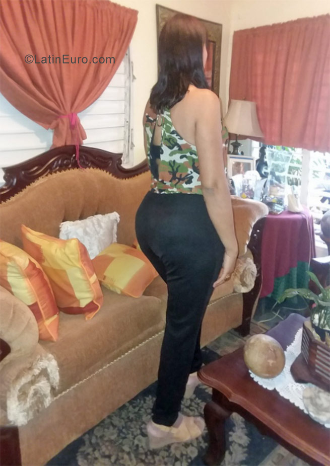 Date this hard body Dominican Republic girl Maribel from La Vega DO31260