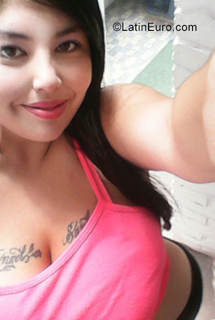 Date this good-looking Colombia girl Sharon from Bogota CO23180