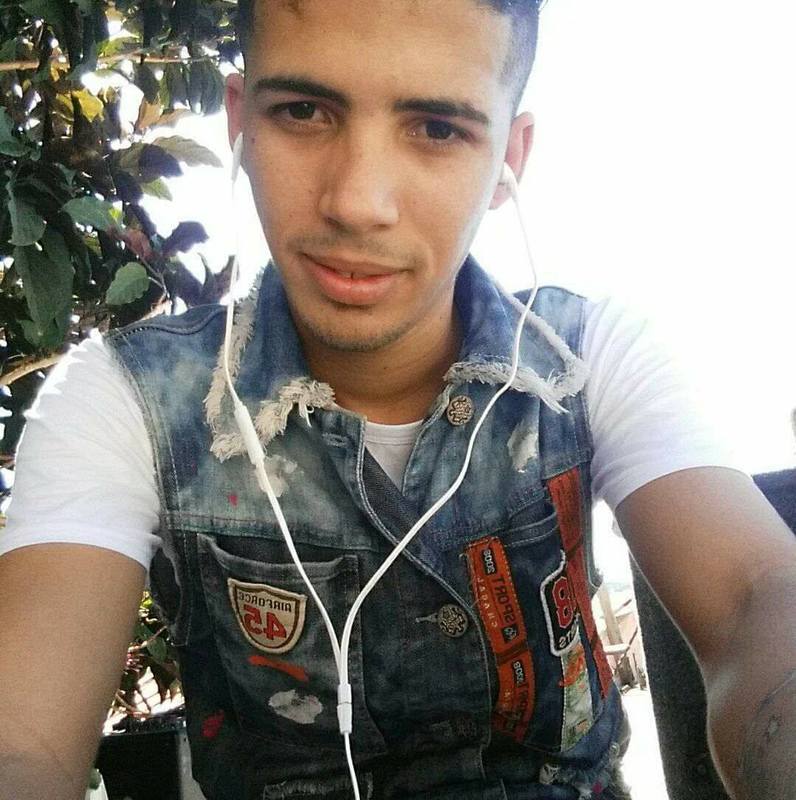 Date this young Dominican Republic man RObert Gabriel from Santiago DO31341