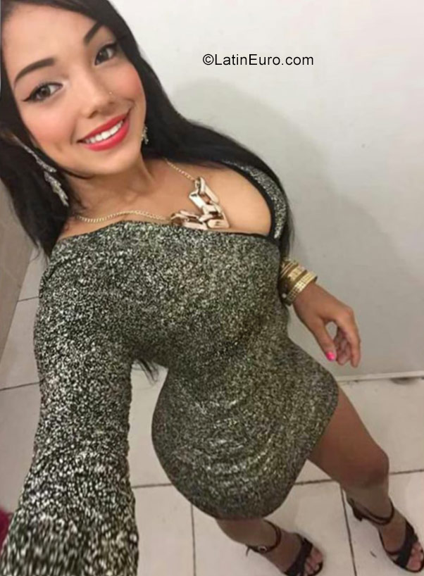 Date this attractive Dominican Republic girl Beatriz from La Romana DO31367