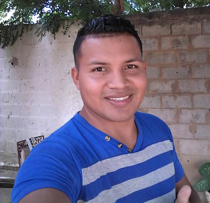 Date this happy Venezuela man Adrian from maracaibo VE1307