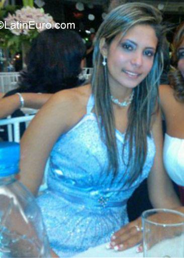 Date this attractive Venezuela girl Anabella from Bergantin VE1327