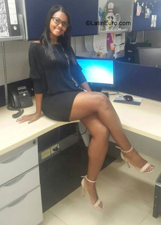 Date this hot Colombia girl Sharira from Colombia CO29599