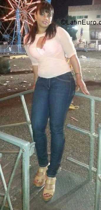 Date this delightful Dominican Republic girl Raysa from Santiago De Los Caballeros DO31736