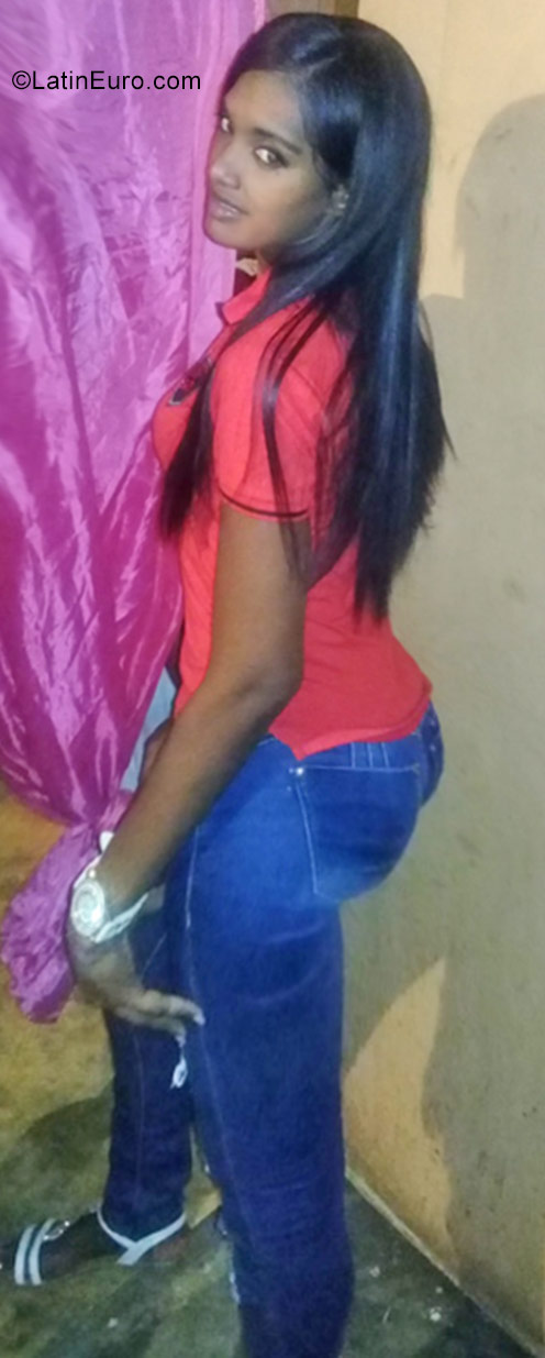 Date this voluptuous Dominican Republic girl Maria from Santo Domingo DO31737