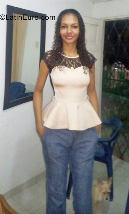 Date this georgeous Colombia girl Yezz from Barranquilla CO23488