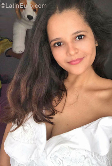 Date this gorgeous Colombia girl Isabel from Cartagena CO23495