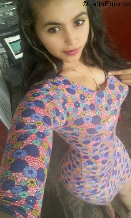 Date this funny Colombia girl Yurany from Bogota CO23522