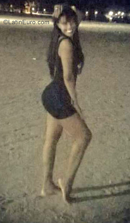 Date this athletic Dominican Republic girl Mary from Santo Somingo DO31876
