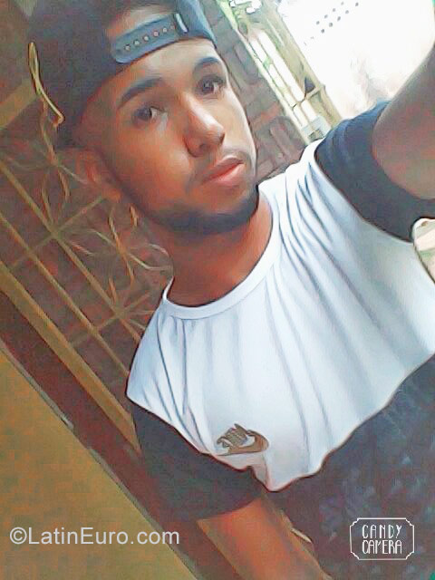 Date this hard body Venezuela man Leonardo from Caracas VE1430