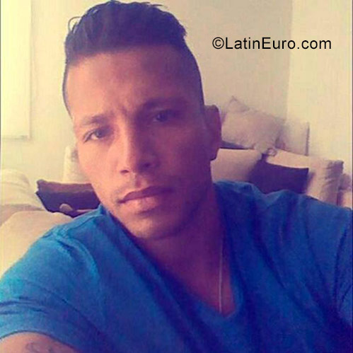 Date this nice looking Colombia man Nicolas from Bogota CO23570