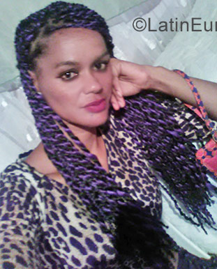 Date this good-looking Dominican Republic girl Janyna from Sabaneta DO31925