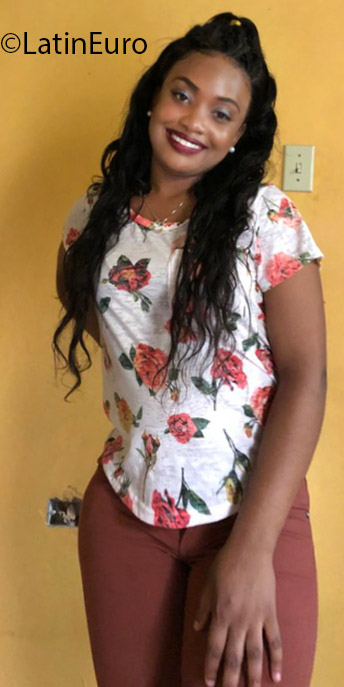 Date this attractive Jamaica girl Fell from Lucea JM2565