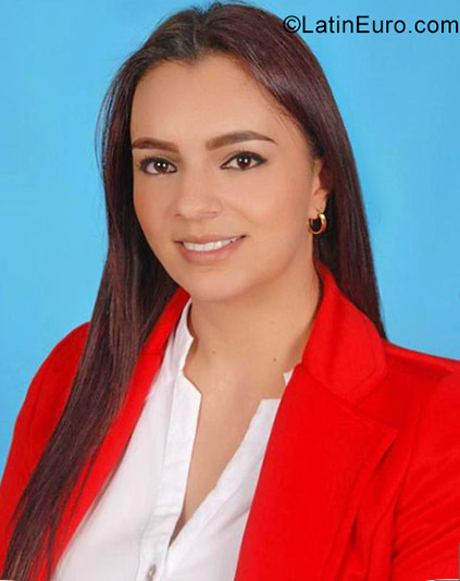 Date this pretty Colombia girl Diana from Pereira CO23618