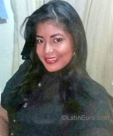 Date this foxy Dominican Republic girl Stephany from Santo Domingo DO31993