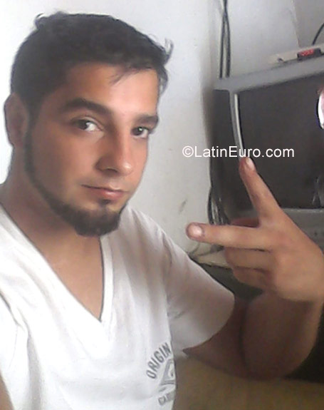 Date this cute Argentina man Walter from Santa Rosa AR132