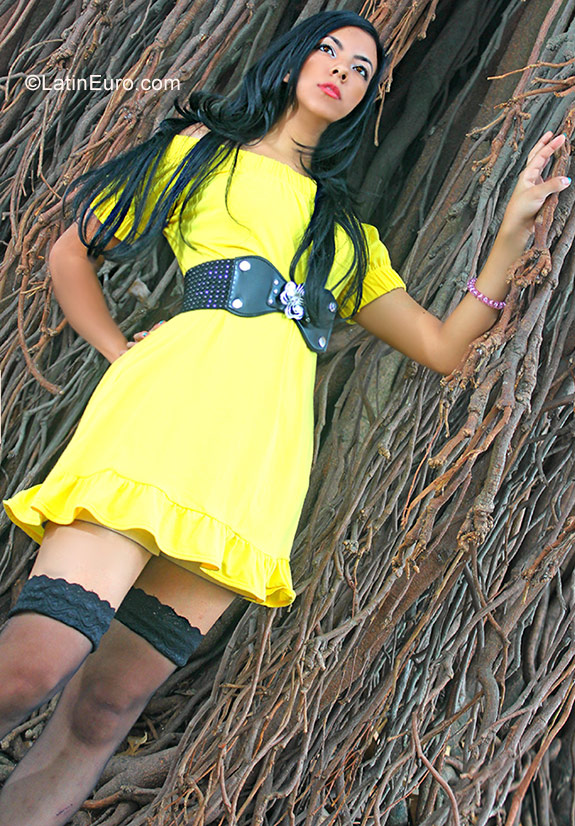 Date this athletic Colombia girl Vanessa from Cali CO23646