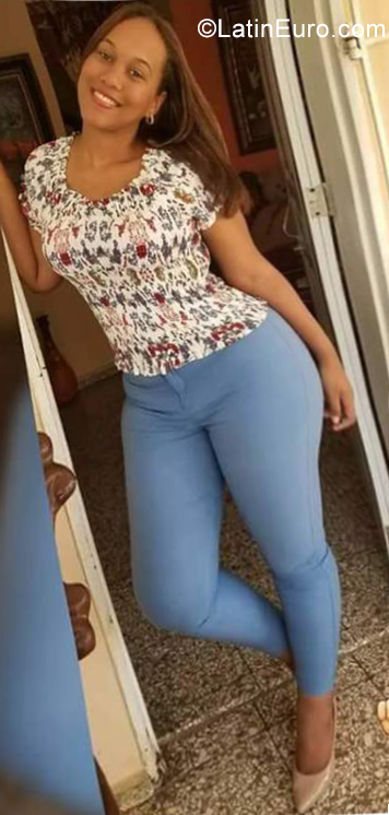 Date this exotic Dominican Republic girl Leike from Santo Domingo DO32040