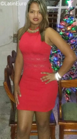 Date this beautiful Colombia girl Rosmira from Barranquilla CO23659
