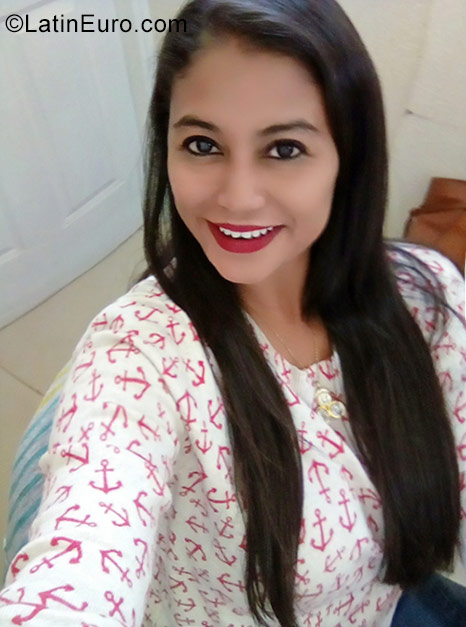 Date this attractive Nicaragua girl Lucy from Managua NI206