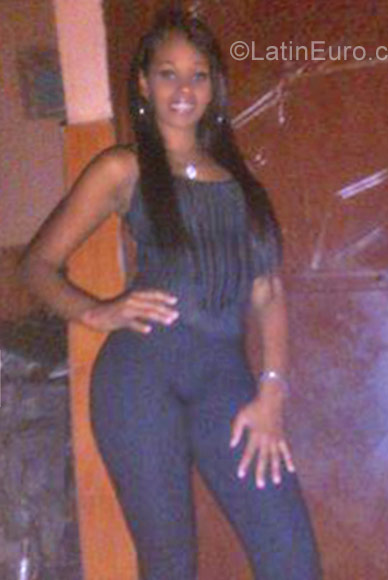 Date this pretty Dominican Republic girl Yuly from Hato Mayor DO32047