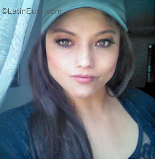 Date this cute Colombia girl Laura from Bogota CO23662