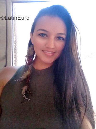 Date this lovely Colombia girl Yulied from Cartago CO23684