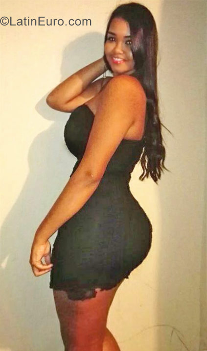 Date this good-looking Colombia girl Maria from Medellin CO23700