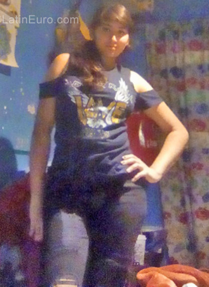 Date this attractive Mexico girl Malinani from Mexico City MX1575