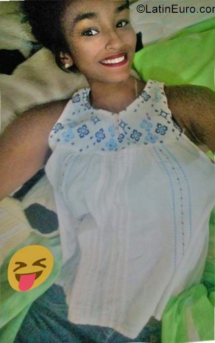 Date this foxy Venezuela girl Veronica from Puerto Ordaz VE1539