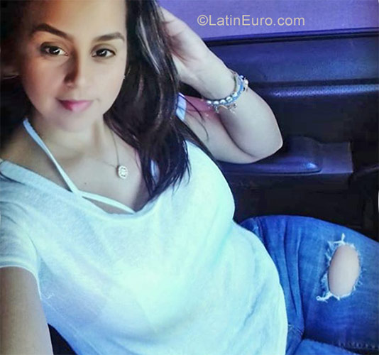 Date this attractive Venezuela girl Karla from Maracay VE1540