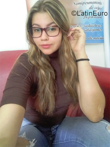 Date this beautiful Colombia girl Milena from Barranquilla CO23739
