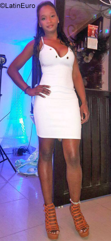 Date this sultry Colombia girl Fernanda` from Dosquebradas CO23747