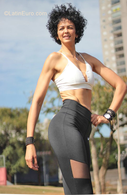 Date this lovely Brazil girl Edneide from Barra Dos Coqueiros BR11592