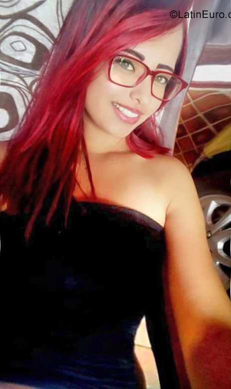 Date this tall Colombia girl Angie from Bucaramanga CO23776